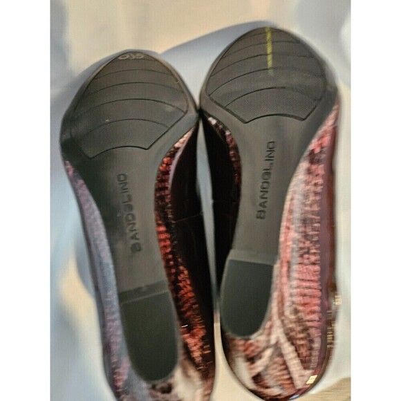 Bandolino Heels Womens 9 M Wedge Slip On Wine Color Faux Leather Round Toe - Picture 5 of 5